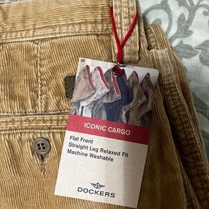 Dockers men’s corduroy cargo pants 34/32 tan.